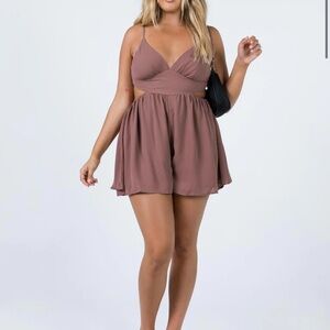 Princess Polly Avari Romper in brown🧸 Size 4. Worn once.
